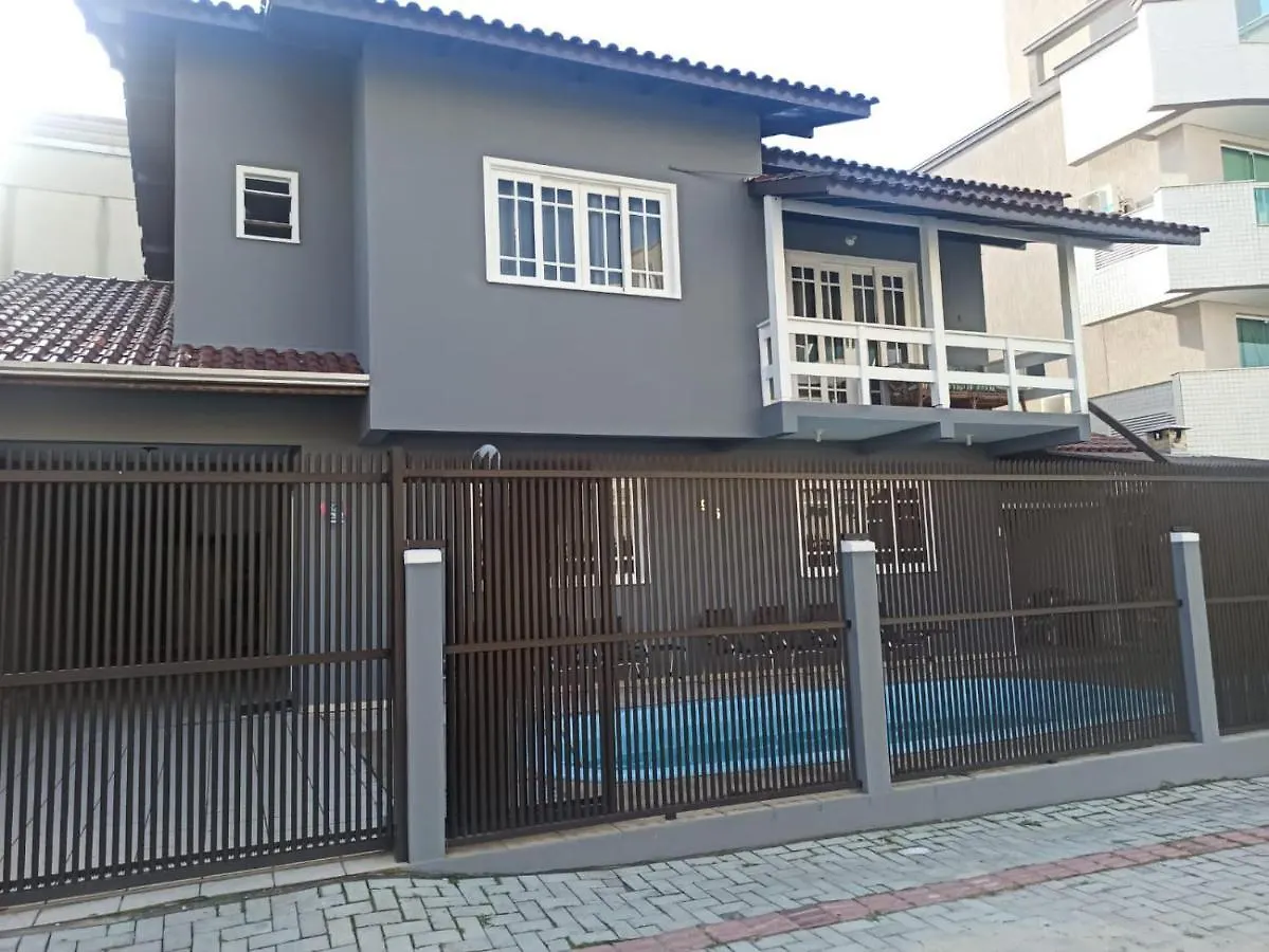 Casa Armani 50 Metros Da Praia Mariscal Bombinhas Holiday home